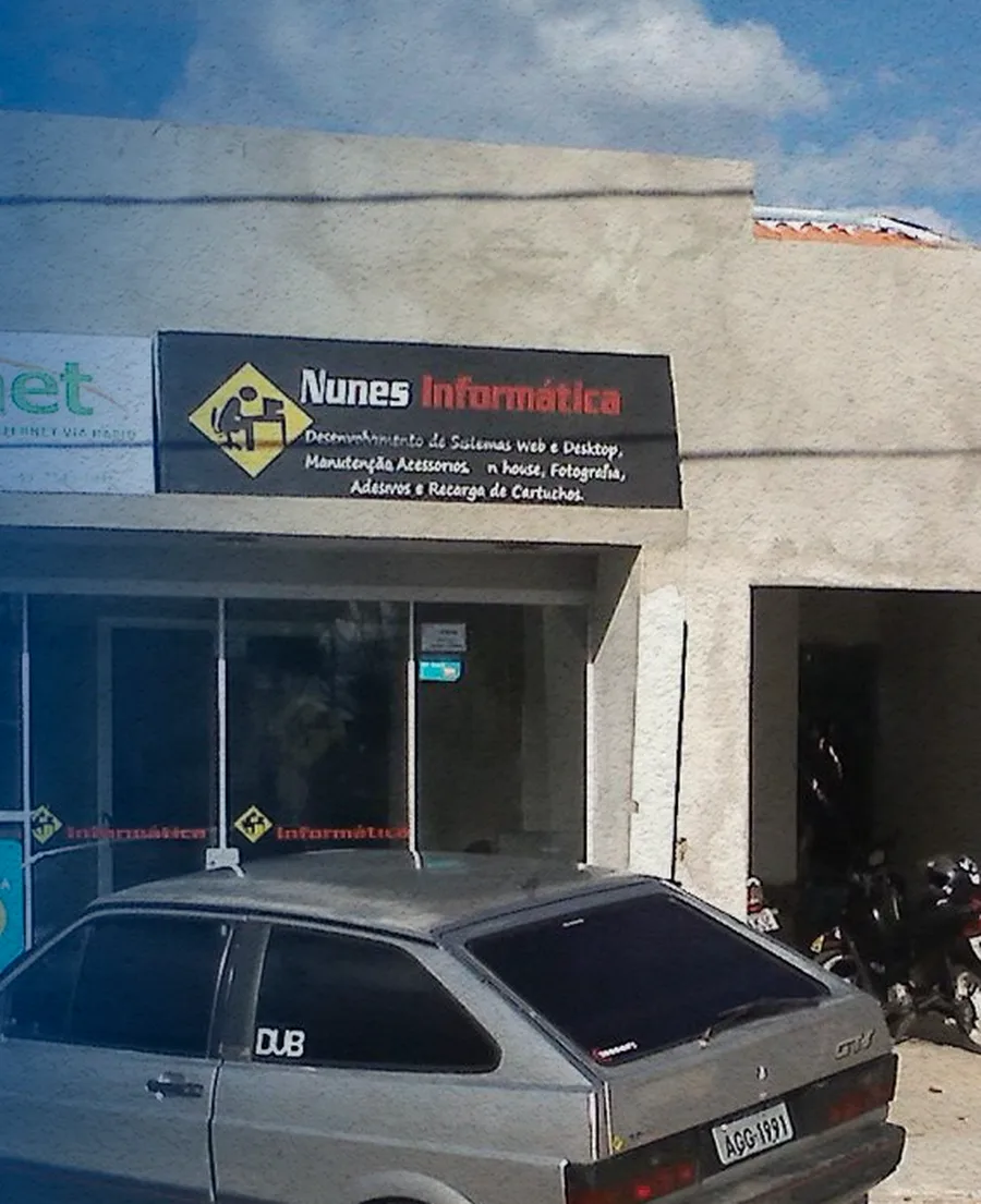 Fachada da loja Nunes Informática em Sapopema, Paraná, em 2010.